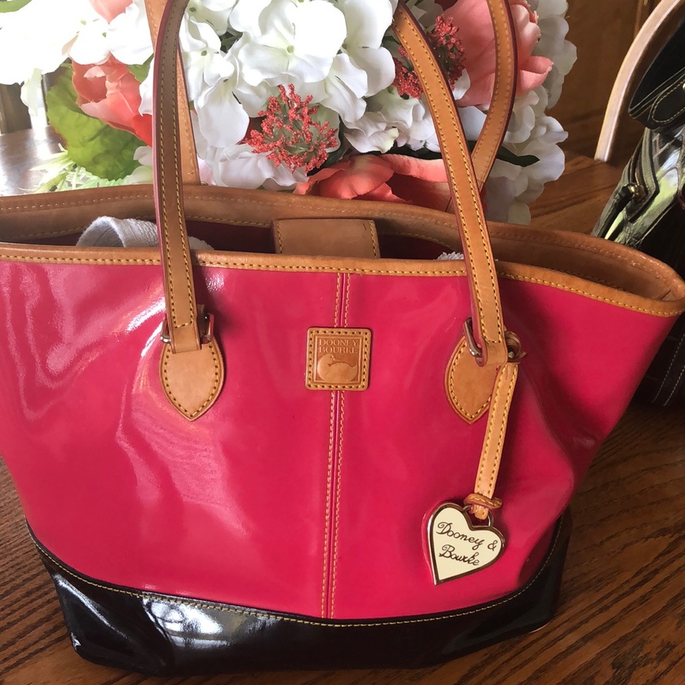 Dooney & Bourke Medium size tote